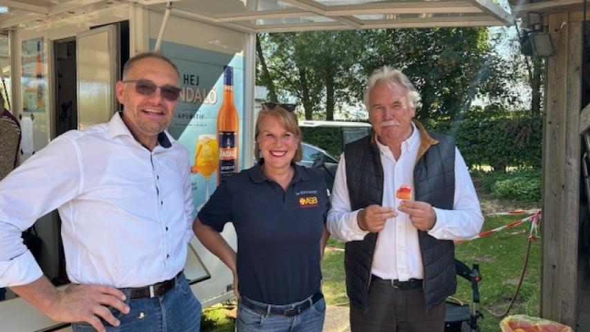 Wunscherfüllerin Tinka Beller und Gäste des Kinderfestes